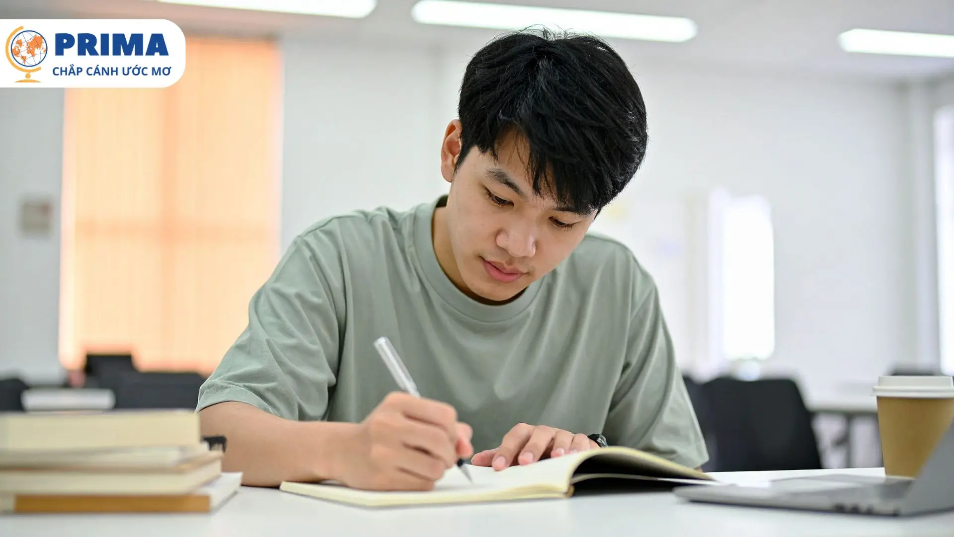 Bạn có thể tham gia lớp học thử để biết mình phù hợp với phương pháp dạy của trung tâm đó hay không