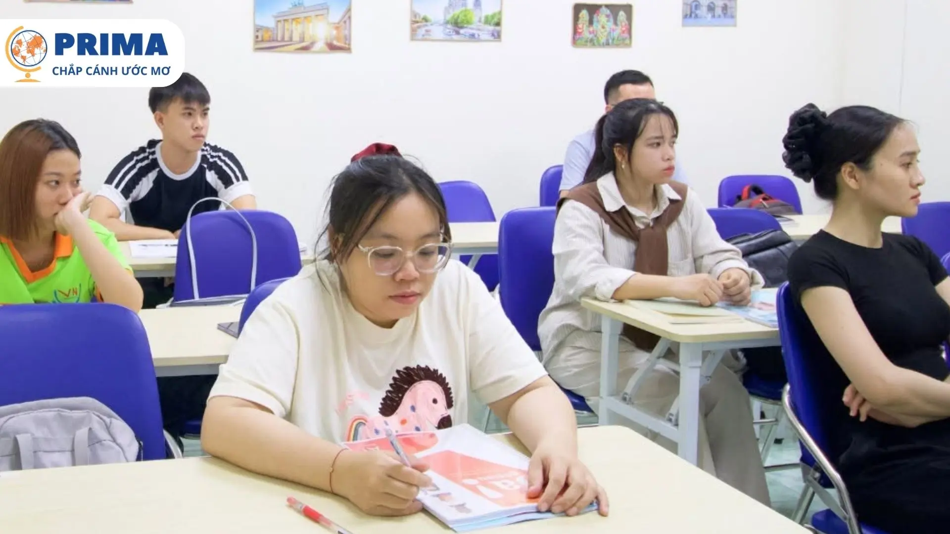 Một lóp học tại trung tâm tiếng Đức PRIMA