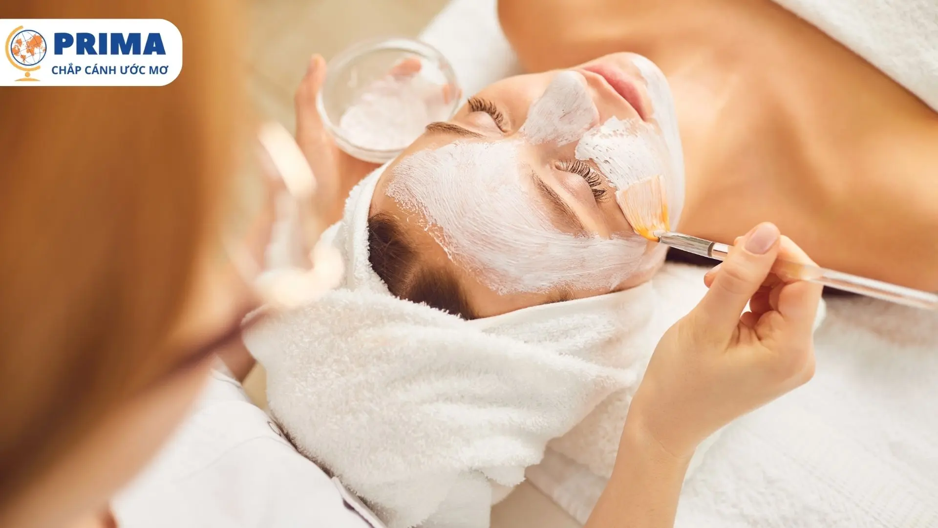 Chăm sóc da và tư vấn mỹ phẩm là những kỹ năng quan trọng trong ngành chăm sóc sắc đẹp tại Đức.