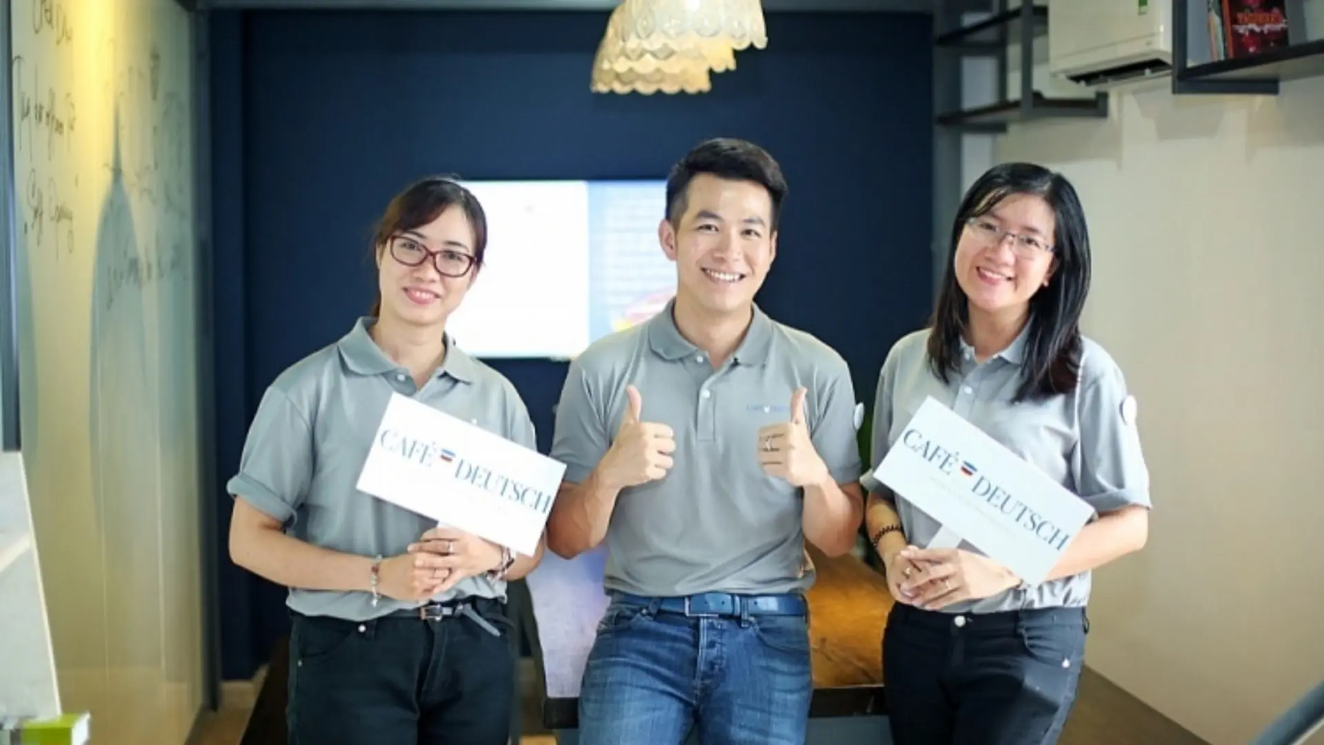 Trung tâm Café Deutsch ở vị trí trung tâm phường Tân Định